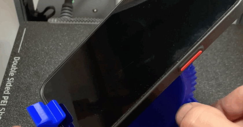 3D Printed Tilt Phone Stand