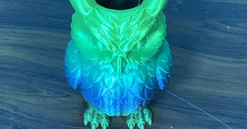 3D Printed Owl Shaped Paintbrush Holder
