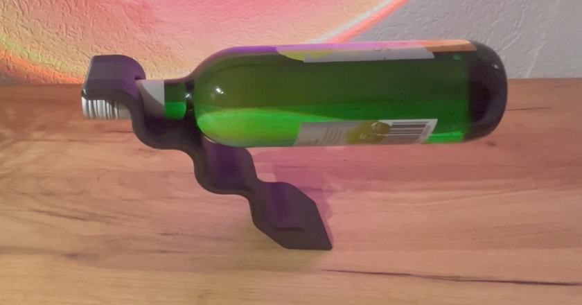 3D Printed Balancing Wine Bottle Holder